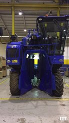 Grape harvesting machine New Holland VX7090 - 5
